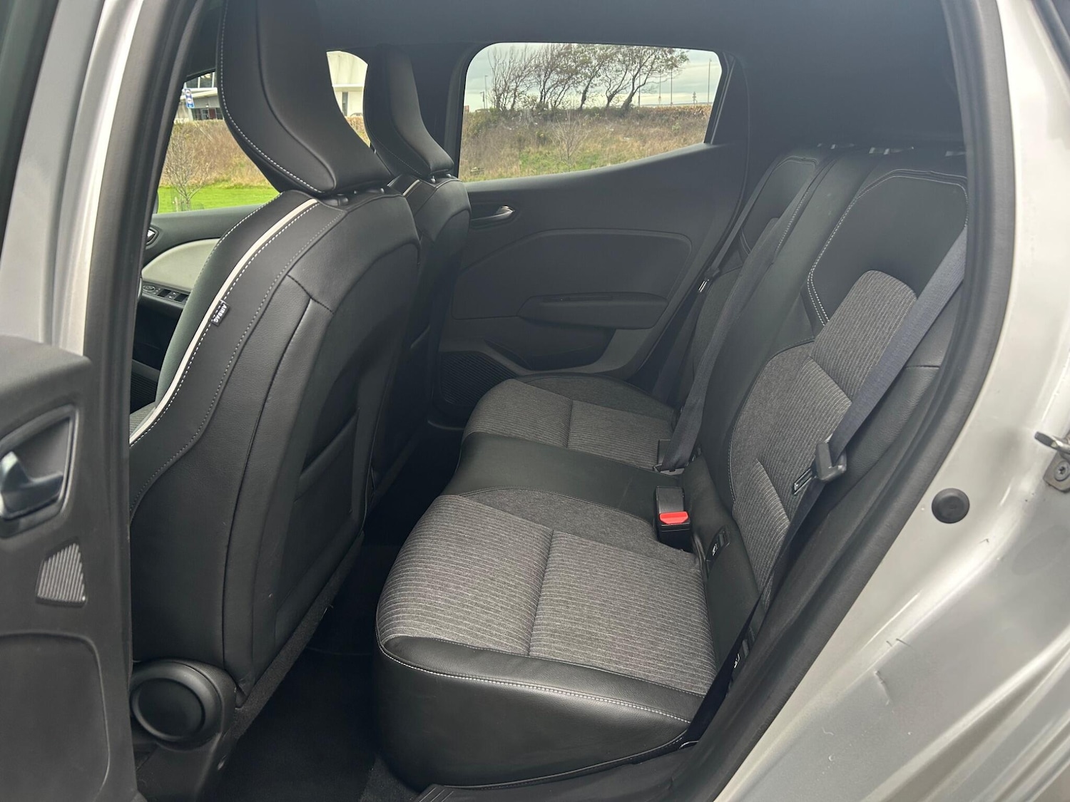 Used Renault Clio for sale - 76727908: Photo 29