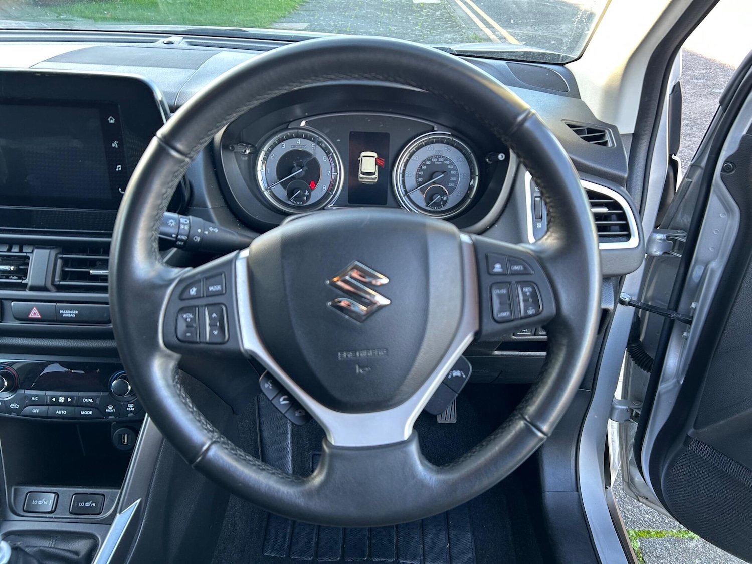 Used Suzuki SX4 S-Cross 2023 for sale - 76996150: Photo 11