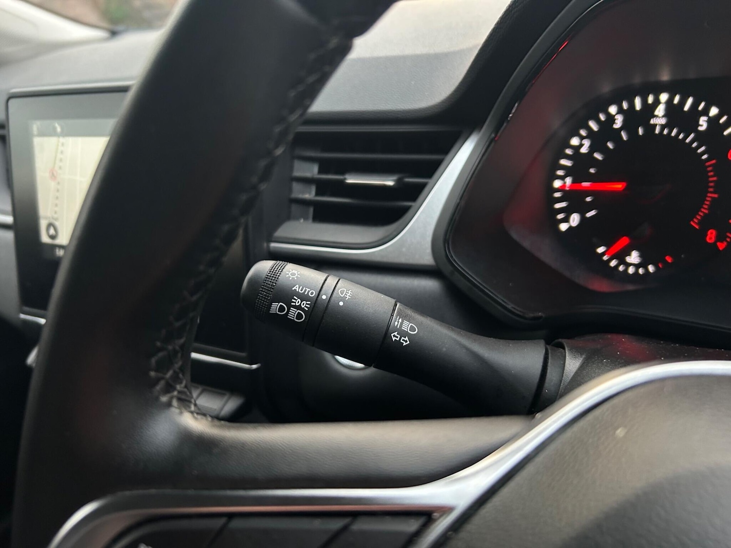 Used Renault Captur 2024 for sale - 76701635: Photo 15