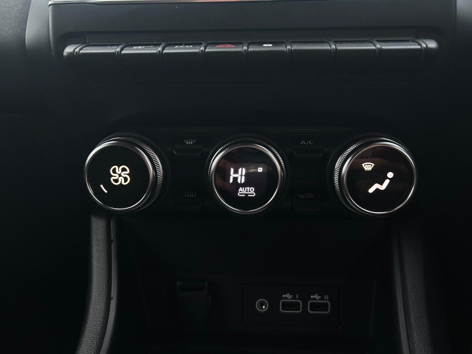 Used Renault Captur 2024 for sale - 76701635: Photo 22