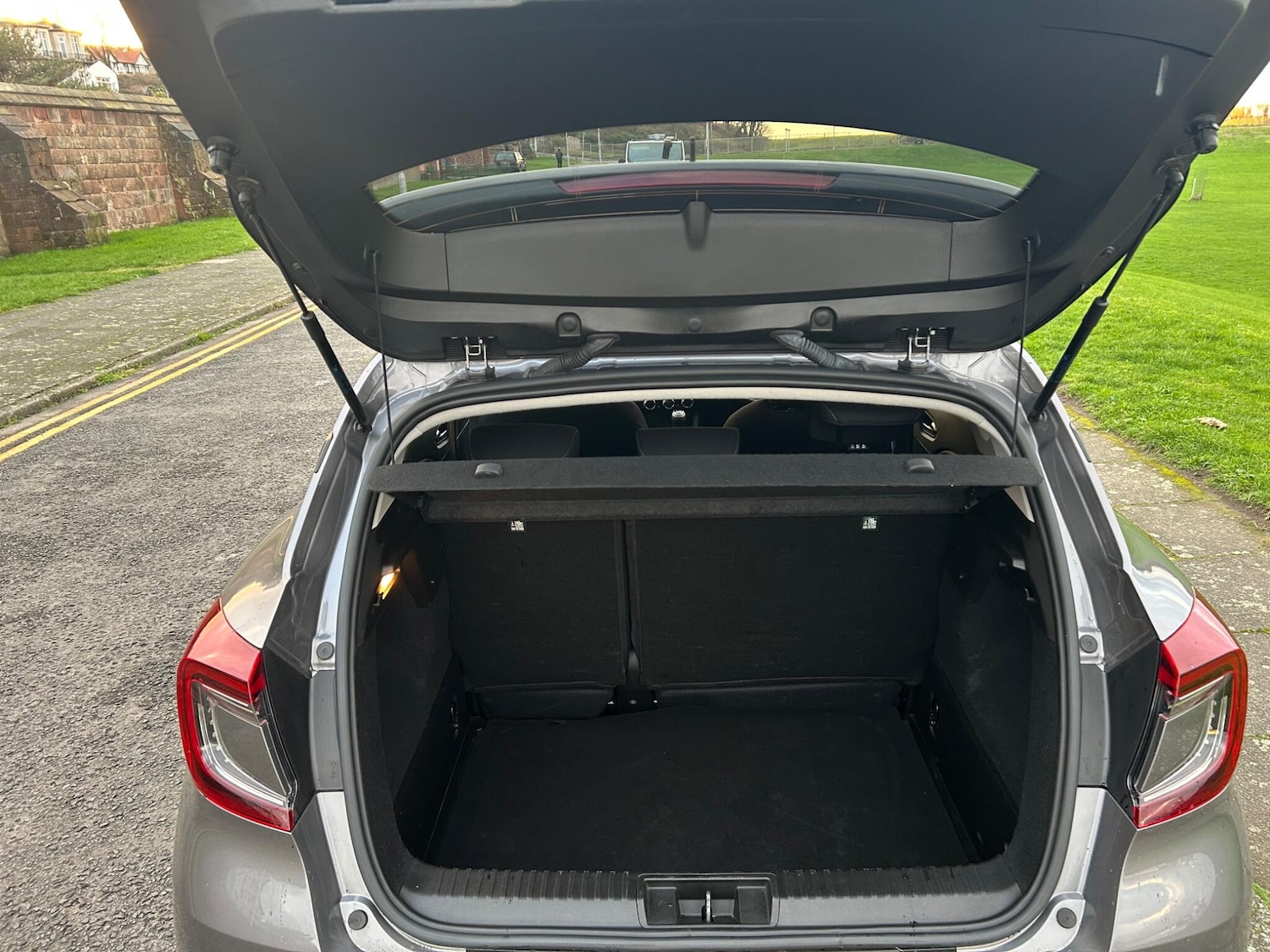 Used Renault Captur 2024 for sale - 76701635: Photo 30