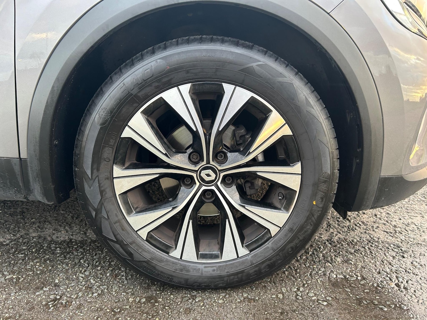 Used Renault Captur 2024 for sale - 76701635: Photo 9