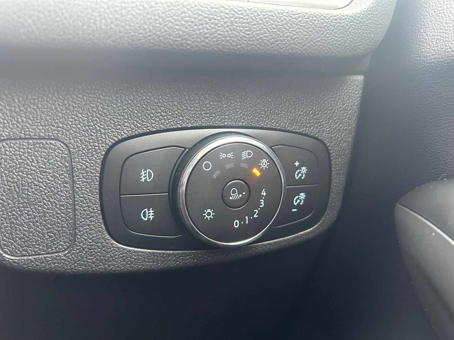 Used Ford Focus 2023 for sale - 77854074: Photo 16