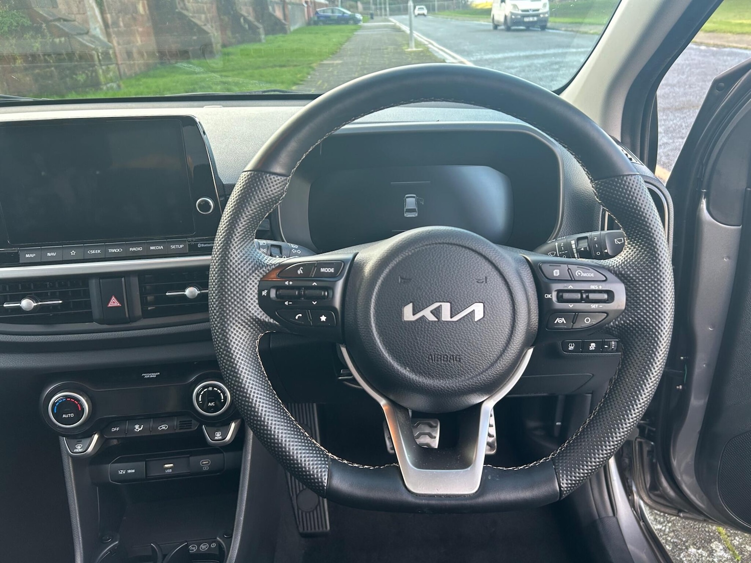 Used Kia Picanto 2024 for sale - 76735101: Photo 11