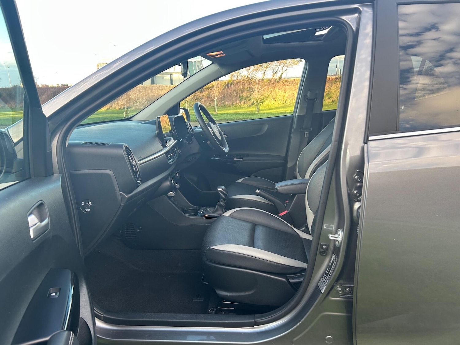 Used Kia Picanto 2024 for sale - 76735101: Photo 28