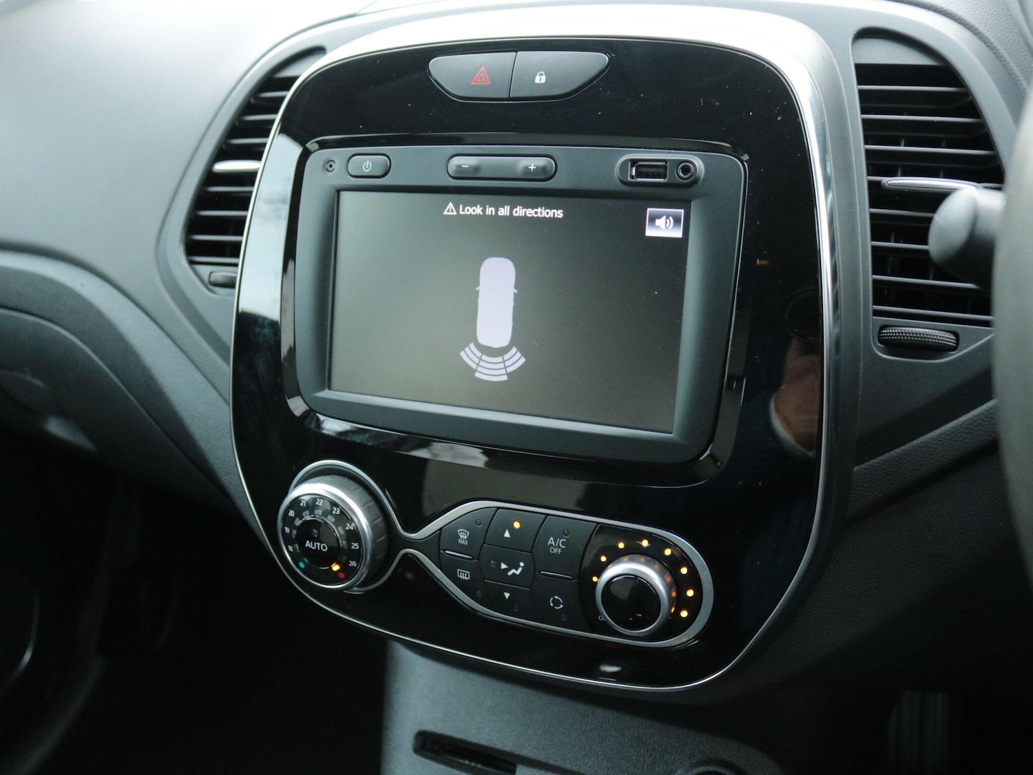 Used Renault Captur 2019 for sale - 77598505: Photo 20