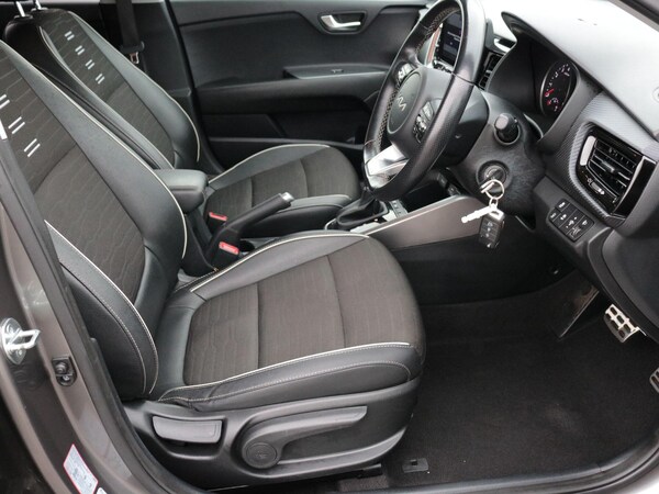 Used Kia Stonic 2024 for sale - 76174930: Photo 13