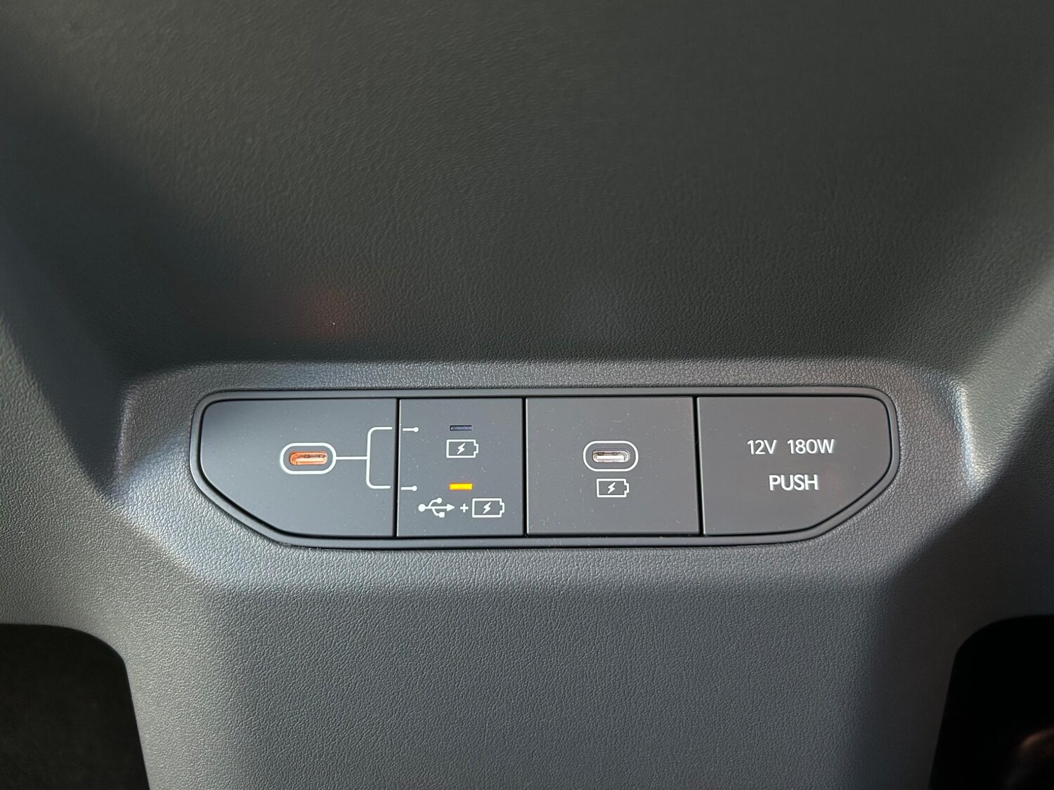 Used Kia EV3 2025 for sale - 78101171: Photo 23