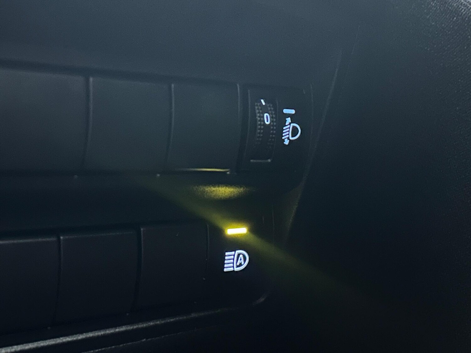 Used Mazda Mazda2 HYBRID 2023 for sale - 77496233: Photo 18