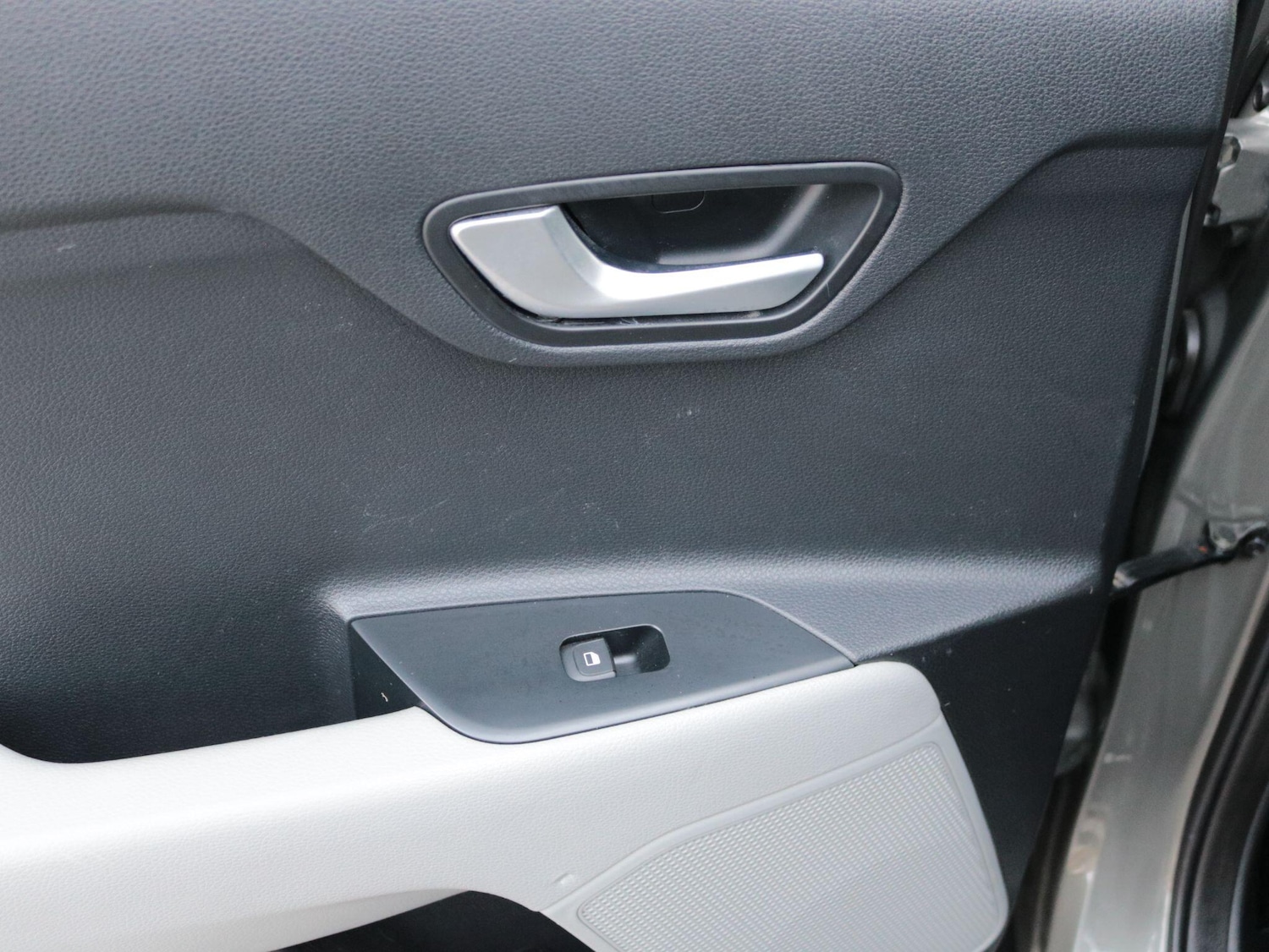 Used Kia Stonic 2018 for sale - 77599154: Photo 26