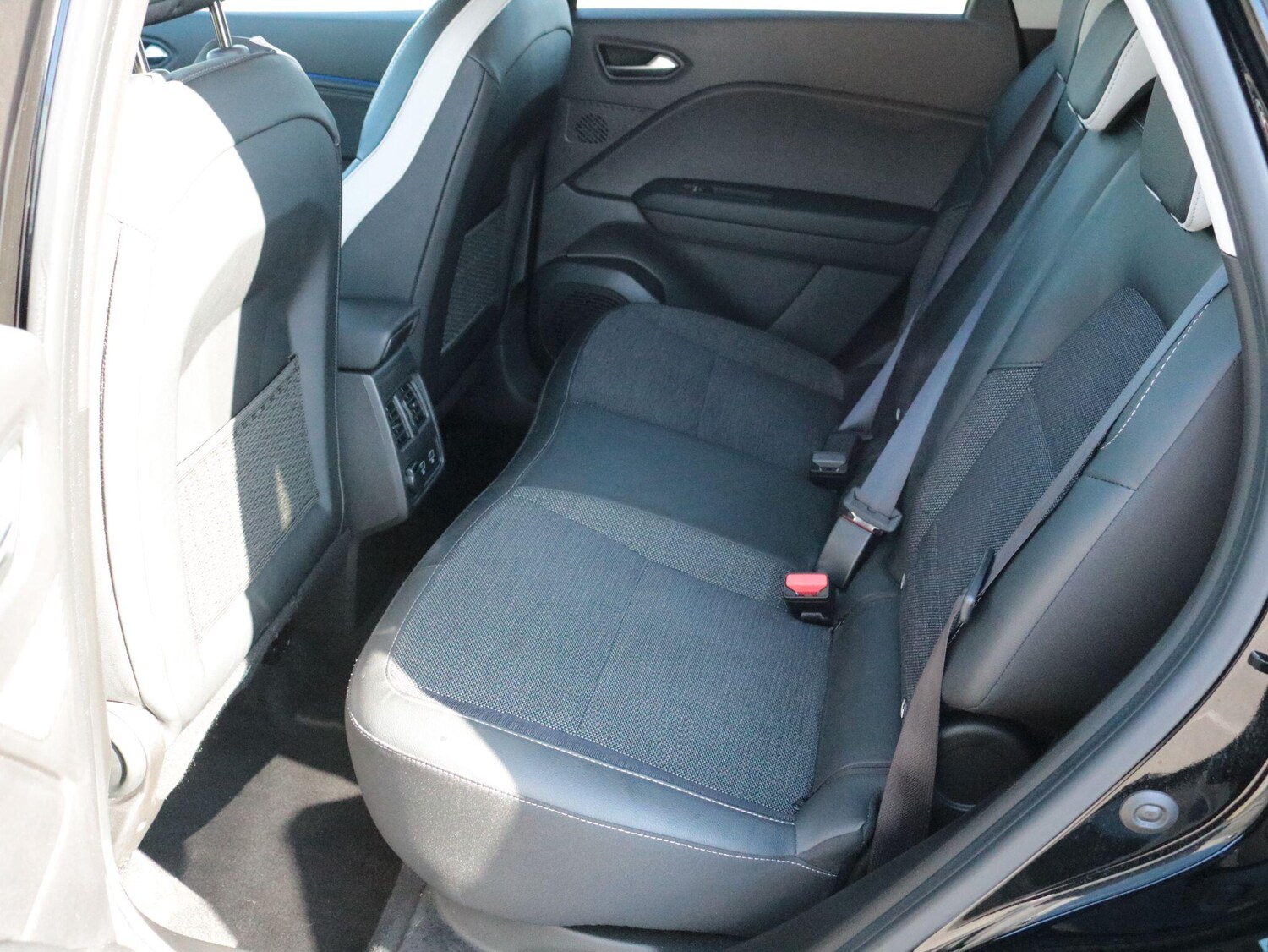 Used Renault Captur 2024 for sale - 76122243: Photo 24
