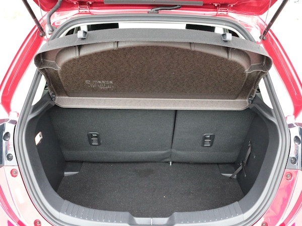 Used Mazda Mazda2 2023 for sale - 76122082: Photo 12