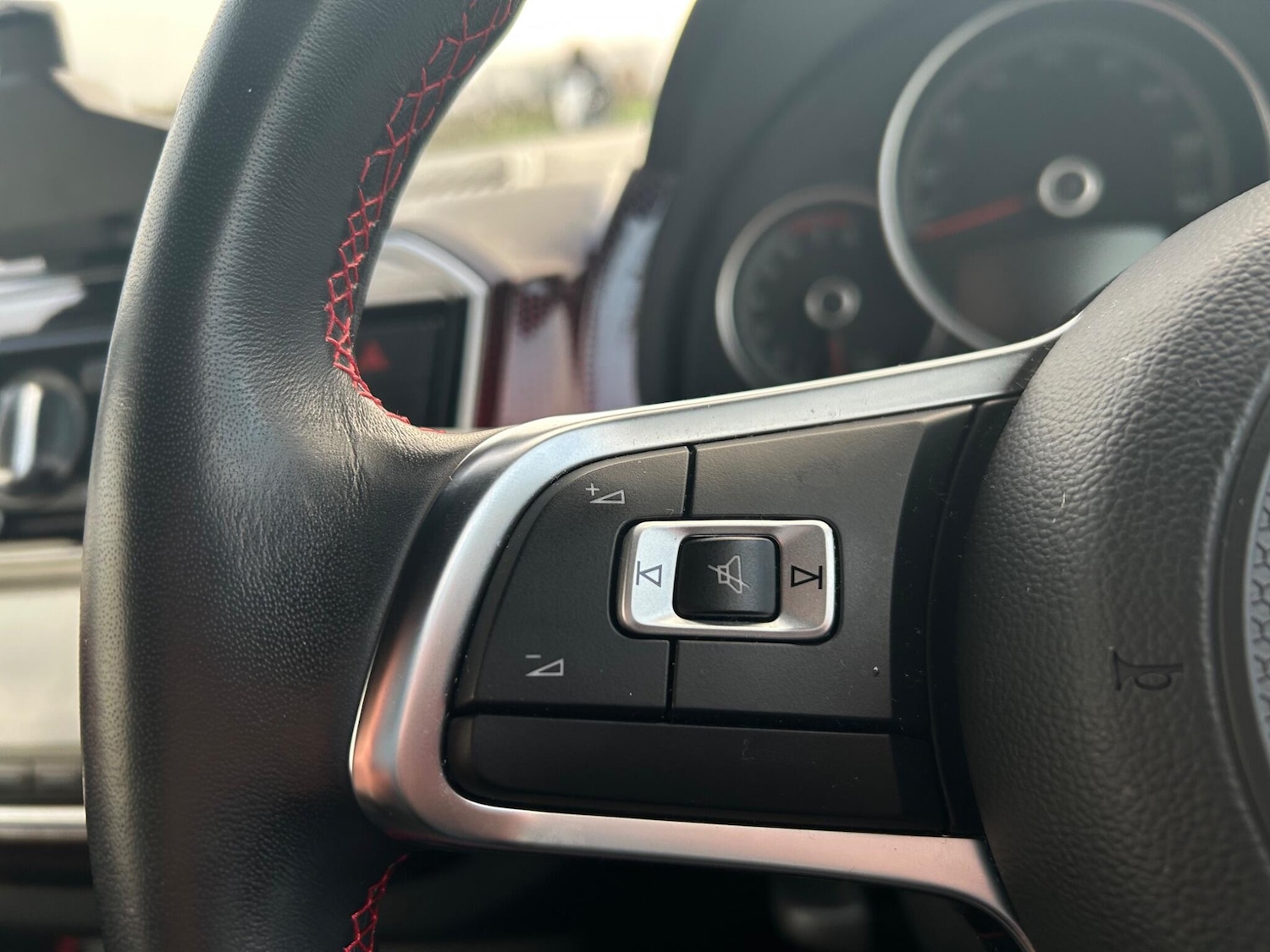 Used Volkswagen up! 2022 for sale - 76371523: Photo 13