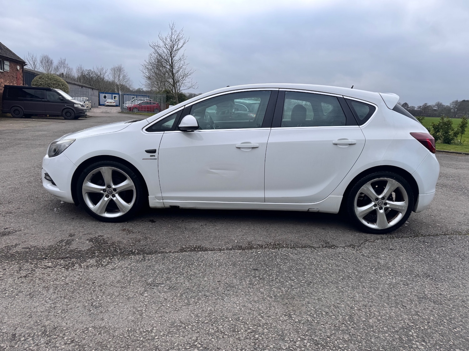 Used Vauxhall Astra 2012 for sale - 77803908: Photo 6