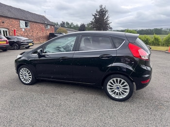 Used Ford Fiesta 2010 for sale - 78767355: Photo
