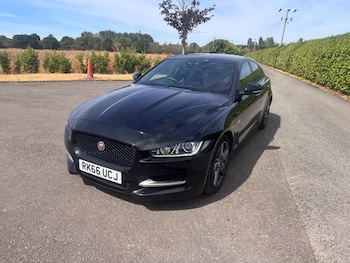 Used Jaguar XE 2016 for sale - 79542123: Photo