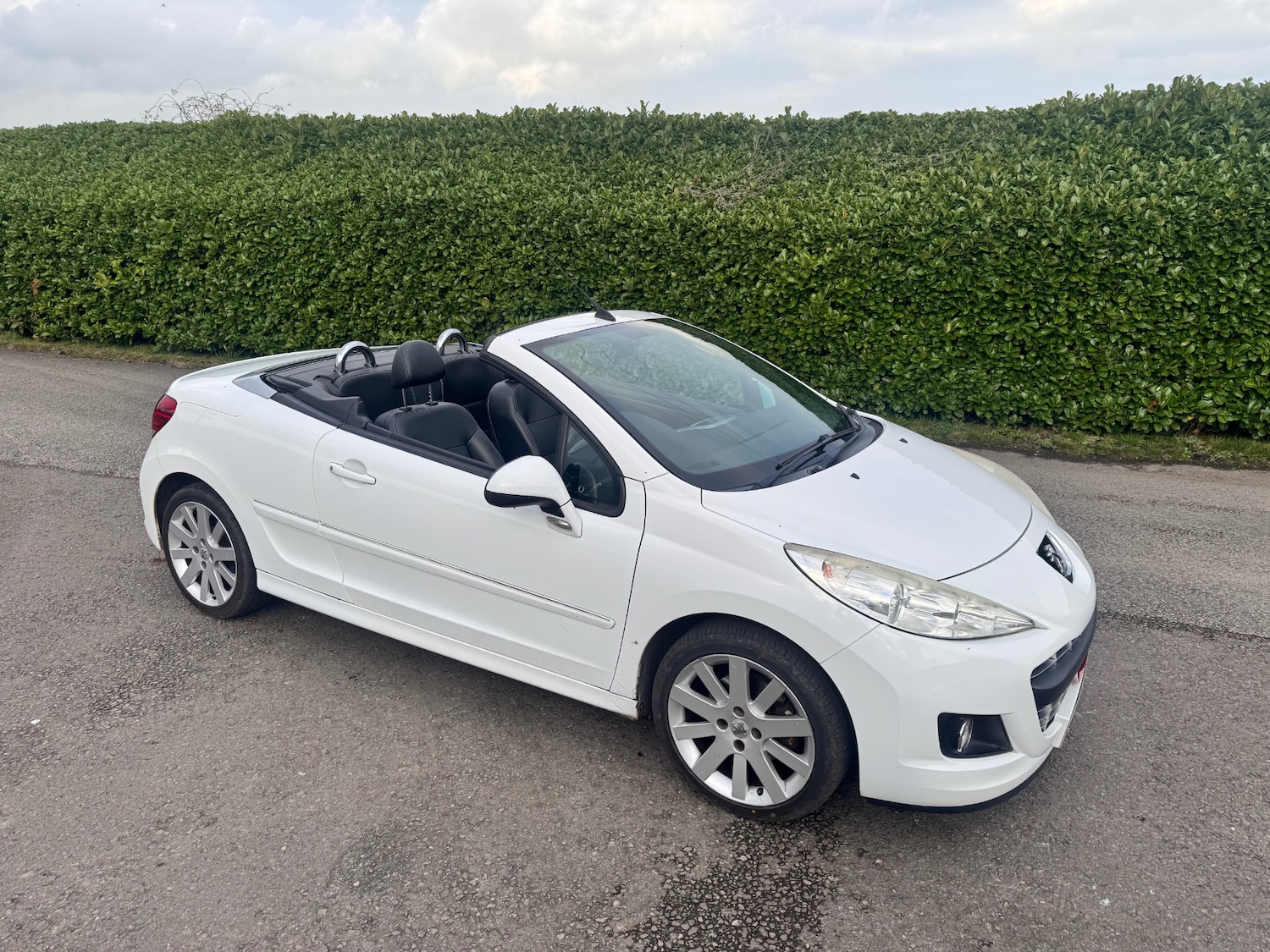 Used Peugeot 207 2012 for sale - 76506040: Photo 10