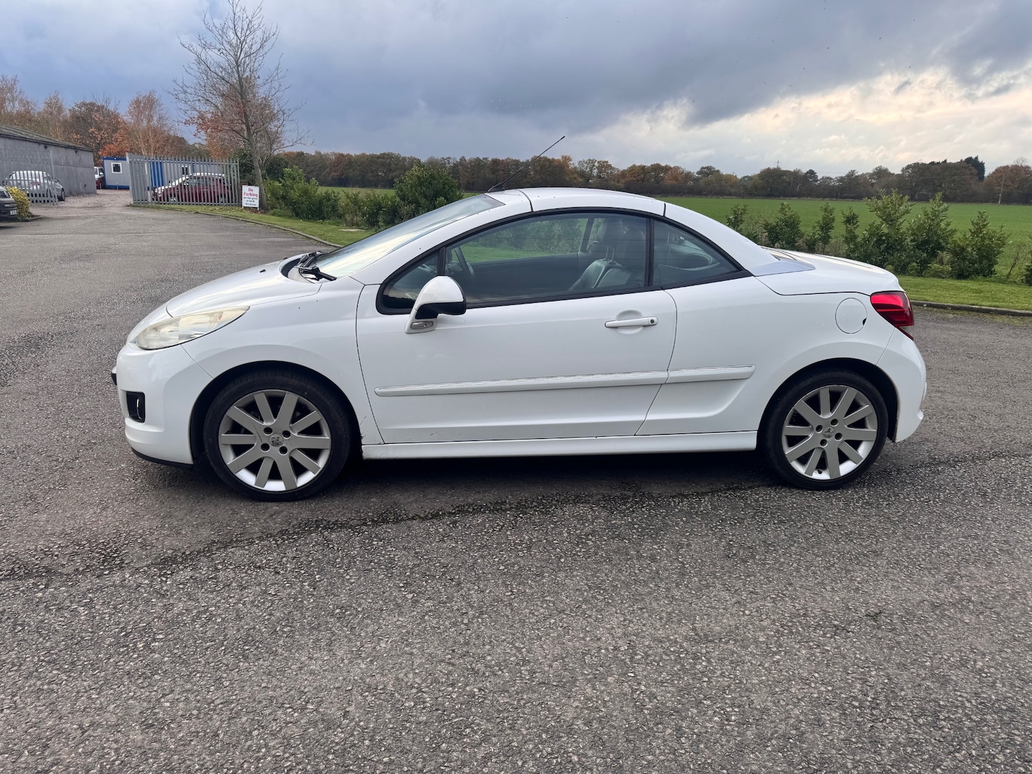 Used Peugeot 207 2012 for sale - 76506040: Photo 4