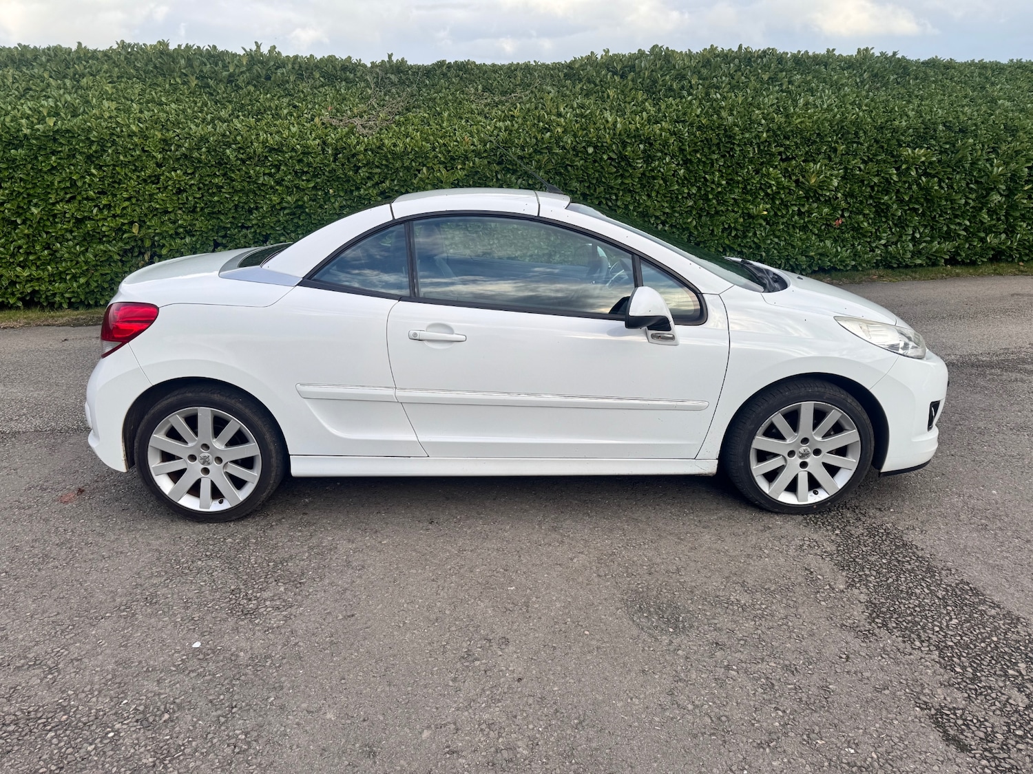 Used Peugeot 207 2012 for sale - 76506040: Photo 8