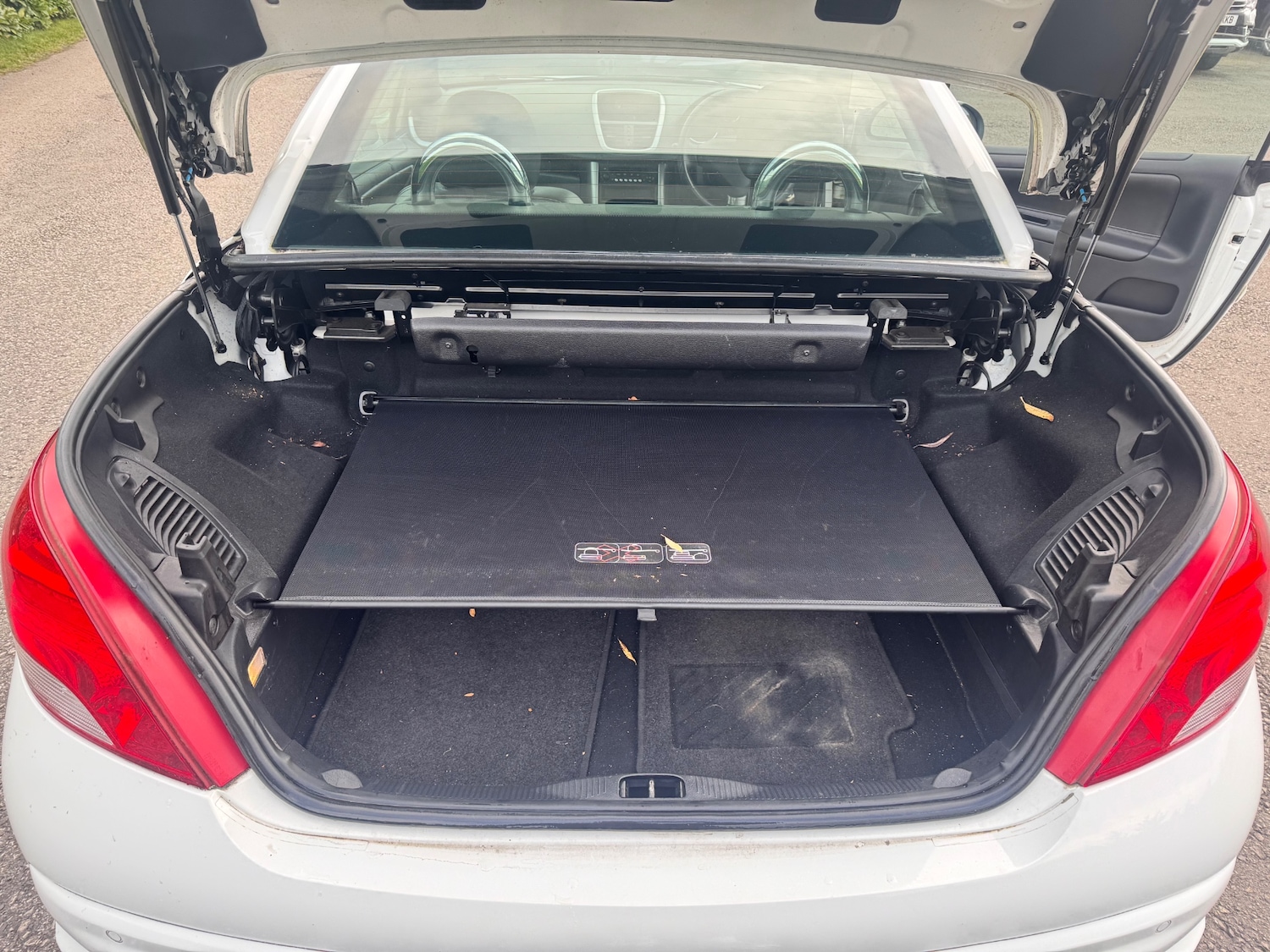 Used Peugeot 207 2012 for sale - 76506040: Photo 9