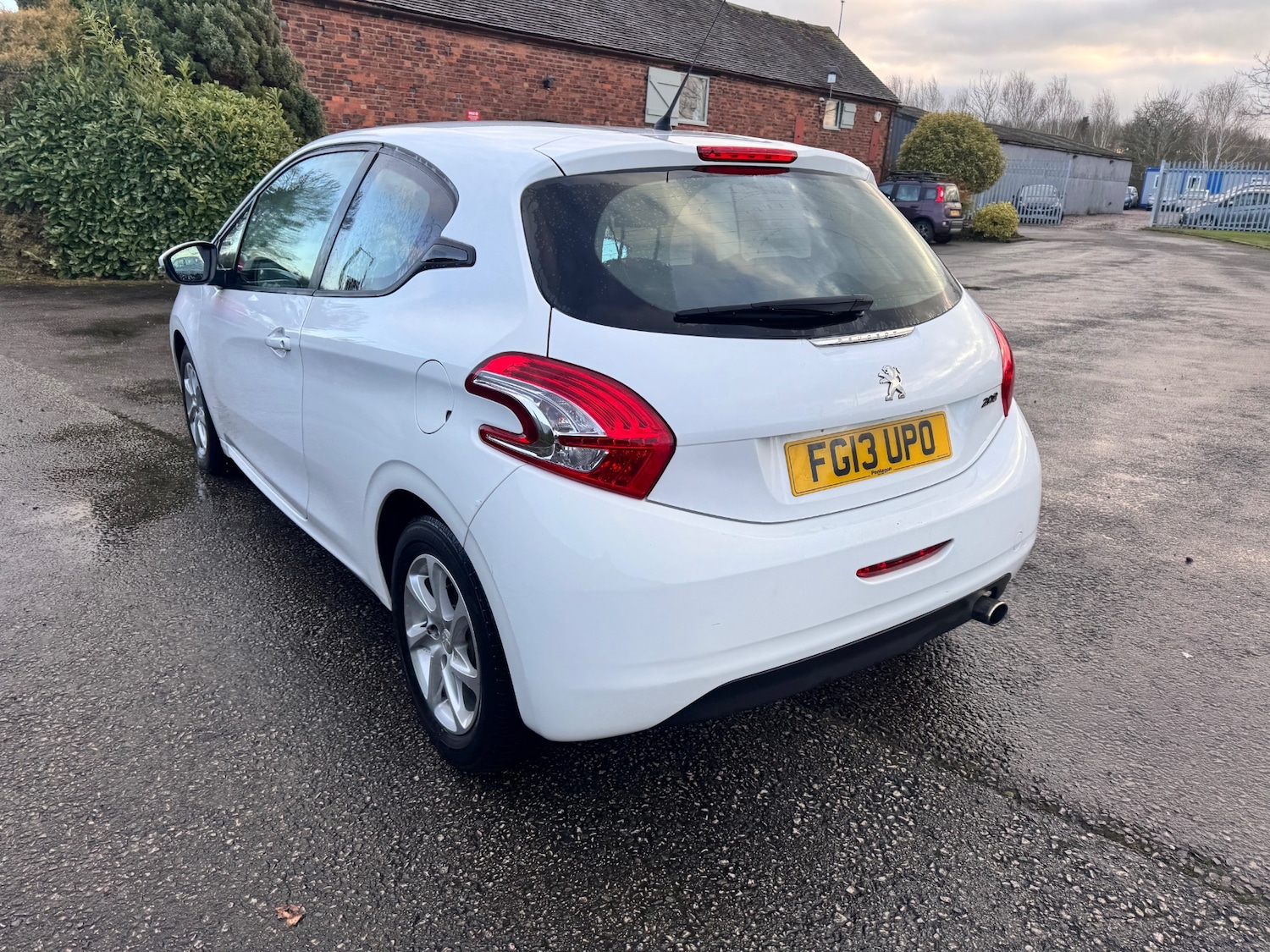 Used Peugeot 208 2013 for sale - 77107756: Photo 10