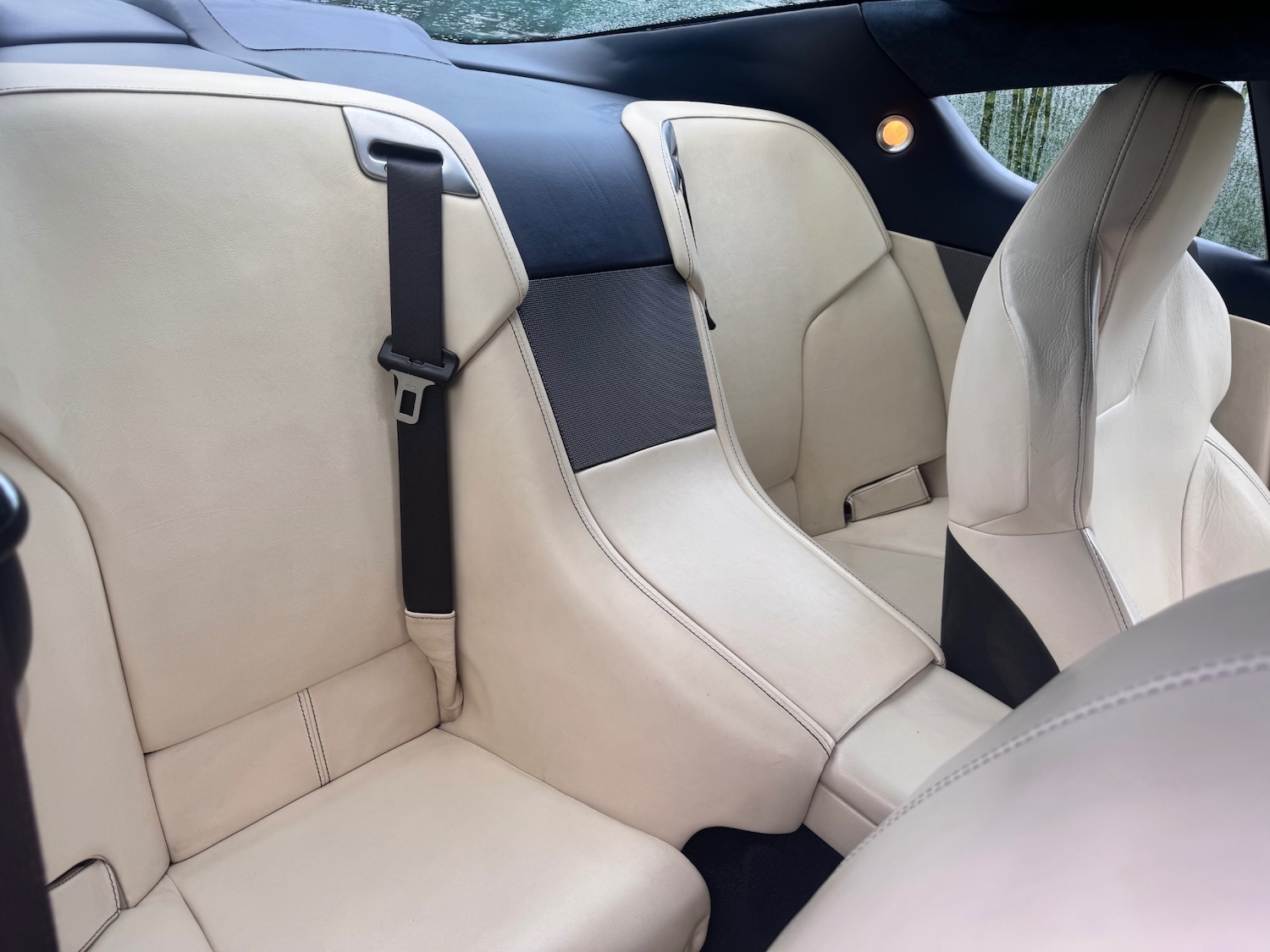 Used Aston Martin DB9 2005 for sale - 77012304: Photo 18