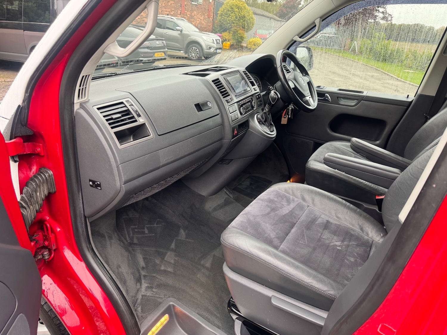 Used Volkswagen Caravelle 2015 for sale - 76198601: Photo 23