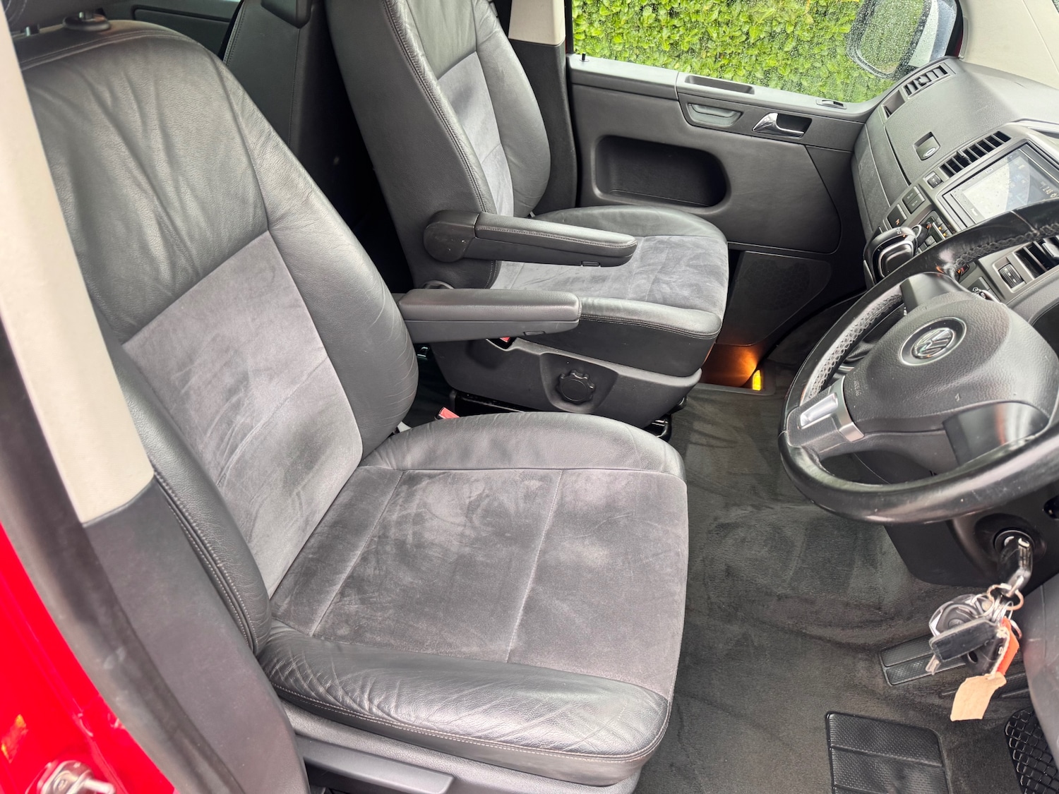 Used Volkswagen Caravelle 2015 for sale - 76198601: Photo 25