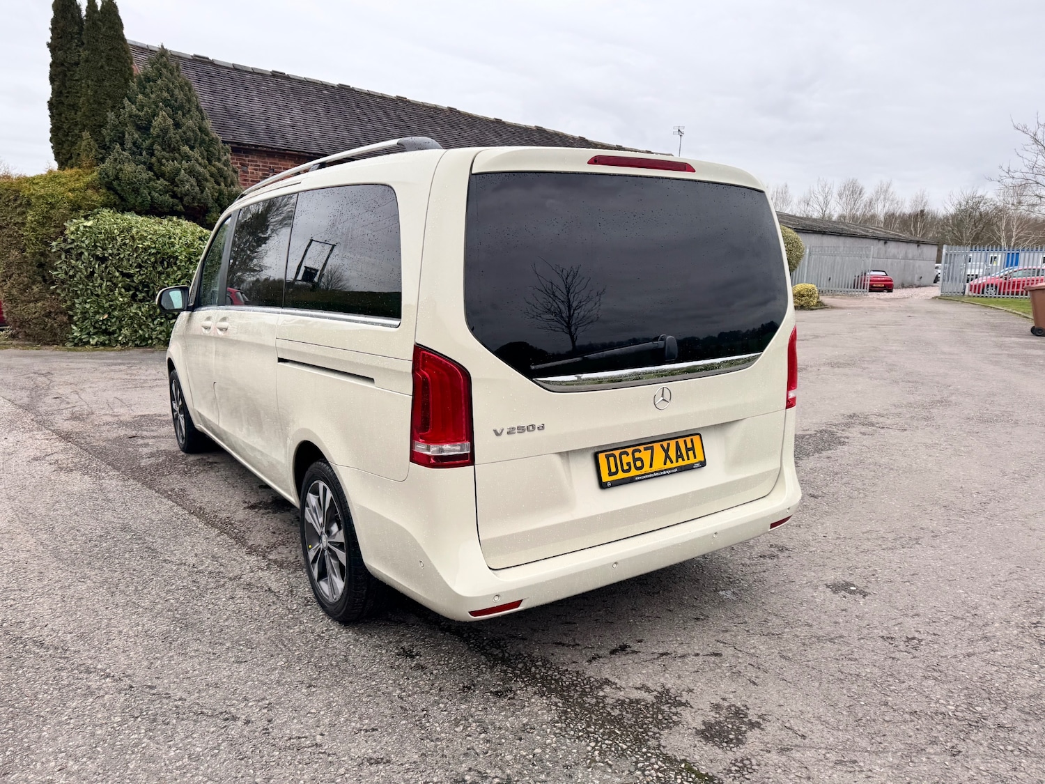 Used Mercedes-Benz V-Class 2017 for sale - 77447165: Photo 10