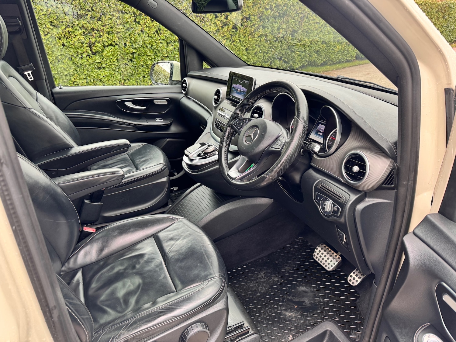 Used Mercedes-Benz V-Class 2017 for sale - 77447165: Photo 17