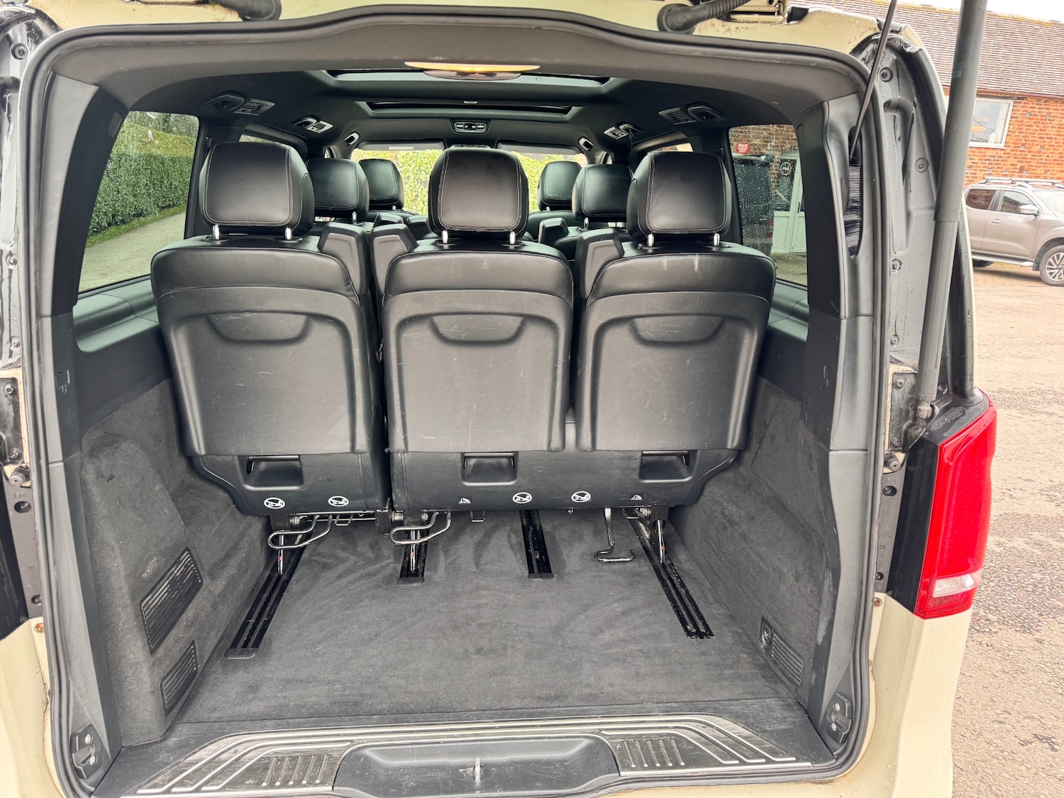 Used Mercedes-Benz V-Class 2017 for sale - 77447165: Photo 20