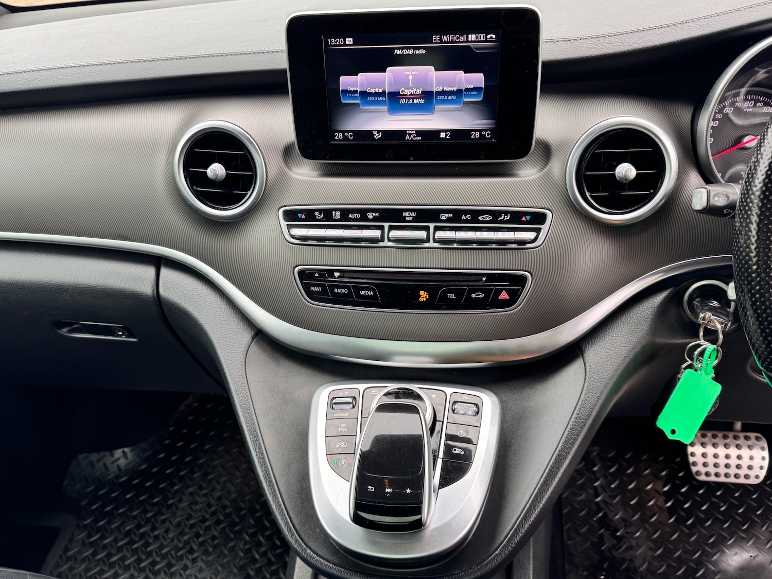 Used Mercedes-Benz V-Class 2017 for sale - 77447165: Photo 28