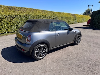 Used MINI Convertible 2010 for sale - 78357621: Photo