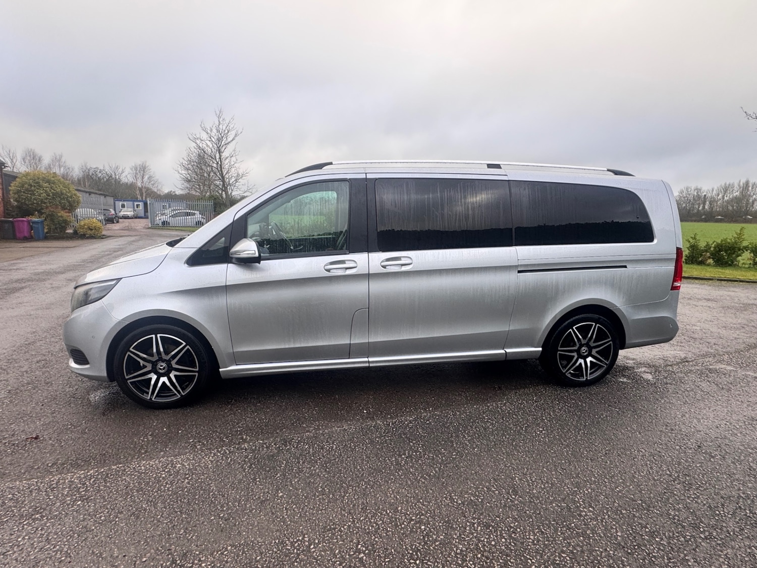 Used Mercedes-Benz V-Class 2016 for sale - 76951390: Photo 8