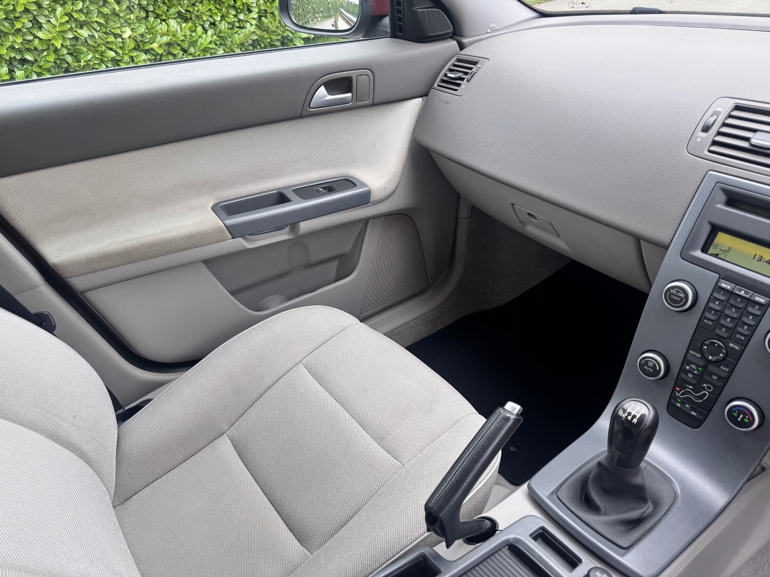 Used Volvo V50 2010 for sale - 76055475: Photo 25