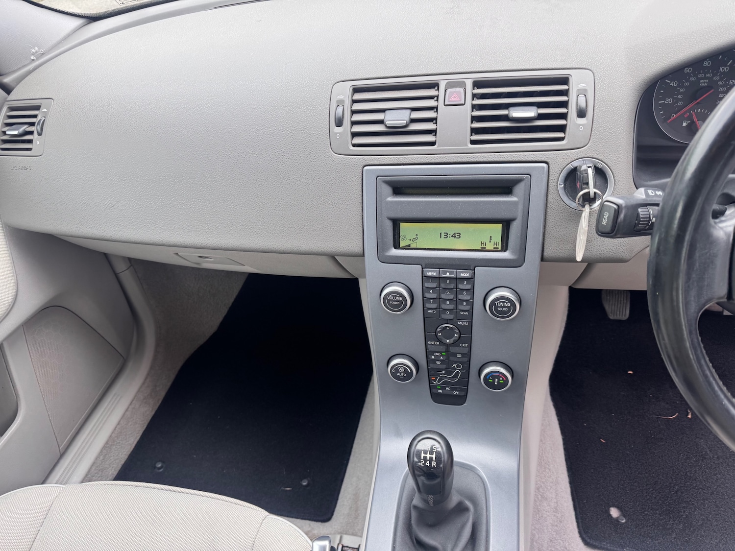 Used Volvo V50 2010 for sale - 76055475: Photo 26