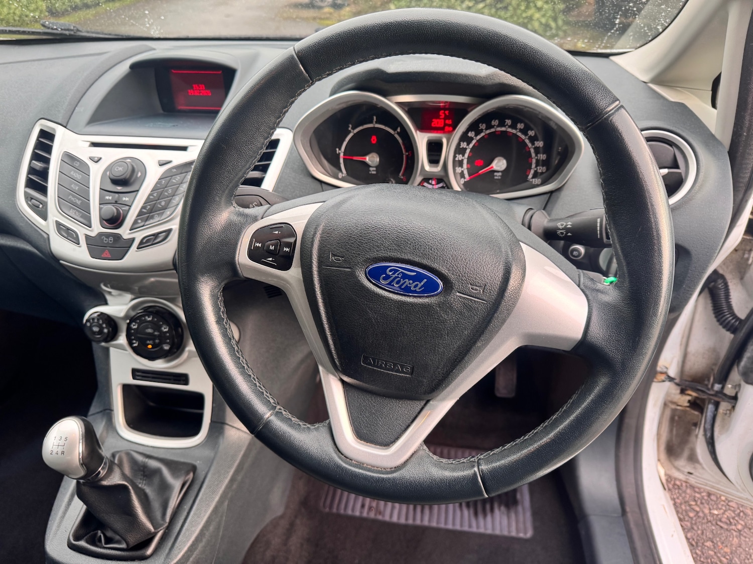 Used Ford Fiesta 2012 for sale - 77607850: Photo 24