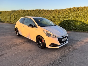 Used Peugeot 208 2015 for sale - 76566718: Photo