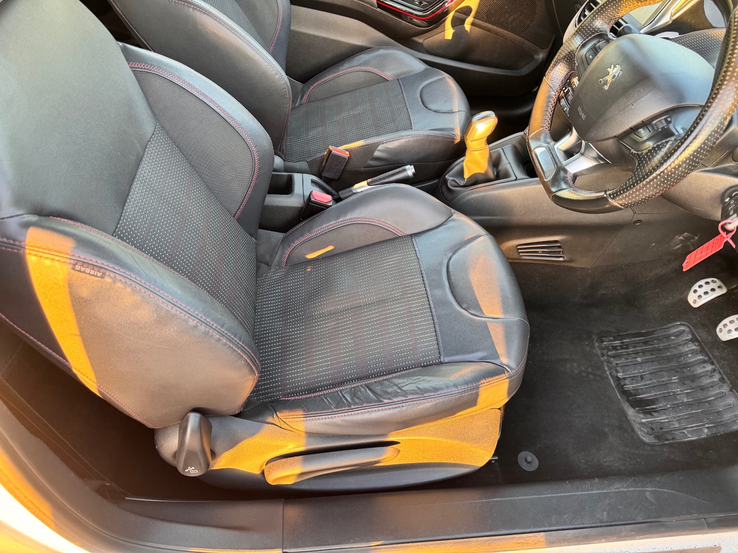 Used Peugeot 208 2015 for sale - 76566718: Photo 25