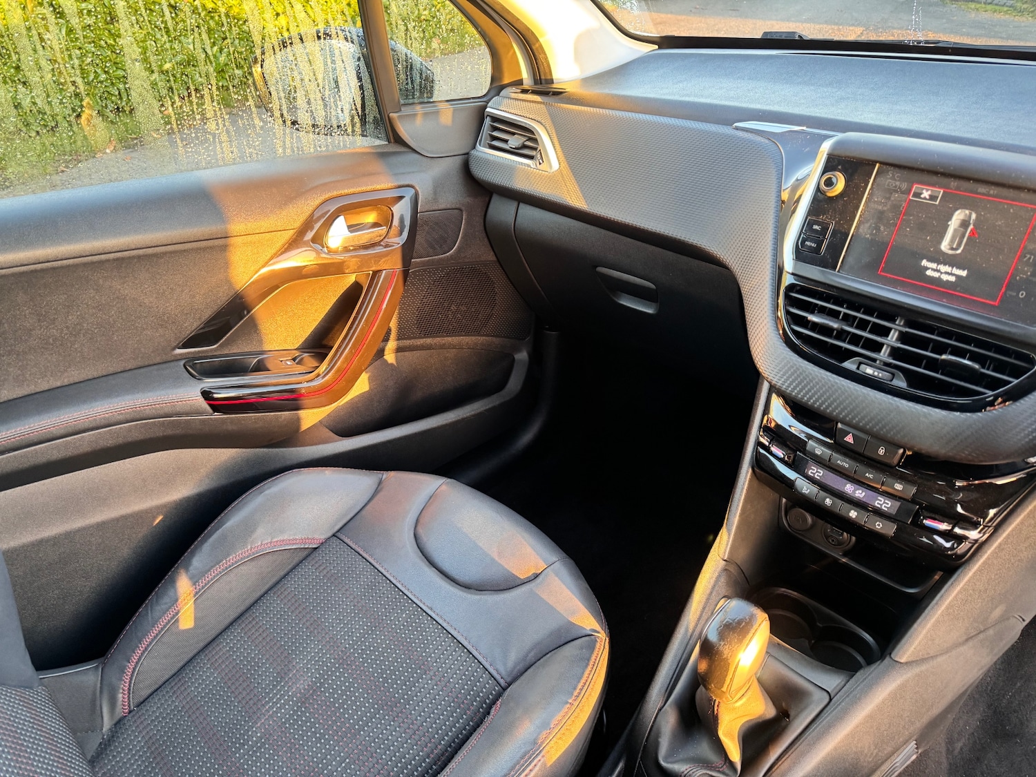 Used Peugeot 208 2015 for sale - 76566718: Photo 26