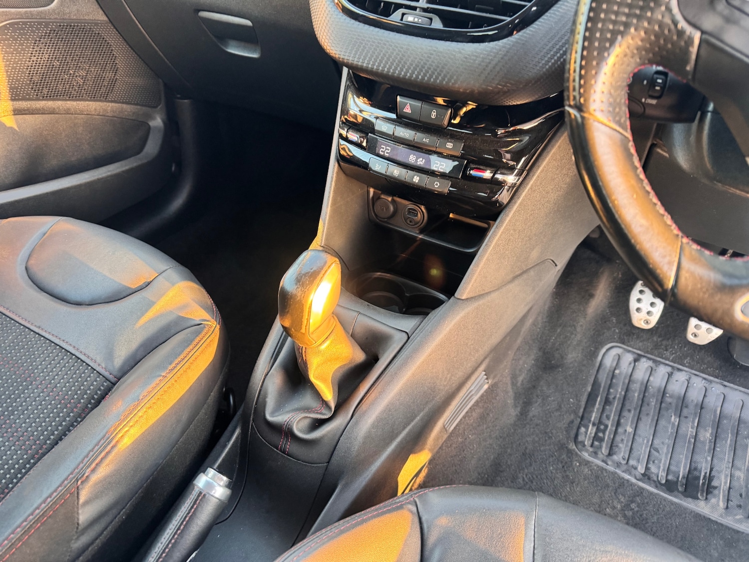 Used Peugeot 208 2015 for sale - 76566718: Photo 27