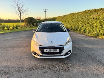 Used Peugeot 208 2015 for sale - 76566718: Photo