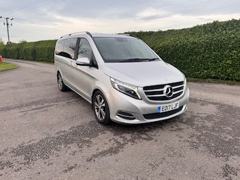 Used Mercedes-Benz V-Class 2017 for sale - 76412570: Photo
