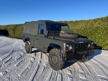 Land Rover Defender 110 feature image