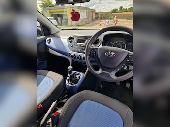 Used Hyundai i10 2015 for sale - 75549919: Photo
