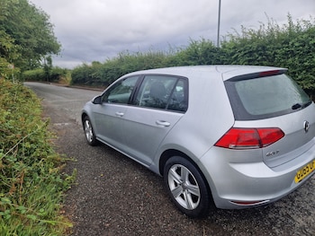 Used Volkswagen Golf 2015 for sale - 76492296: Photo
