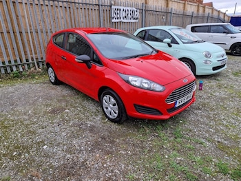 Used Ford Fiesta 2015 for sale - 76232617: Photo