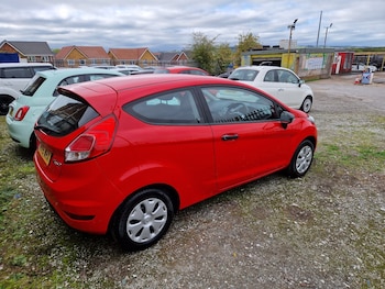 Used Ford Fiesta 2015 for sale - 76232617: Photo