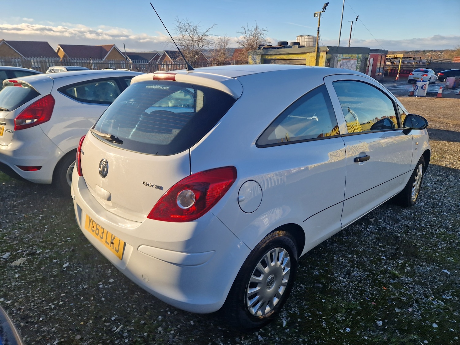 Used Vauxhall Corsa 2013 for sale - 77127595: Photo 2