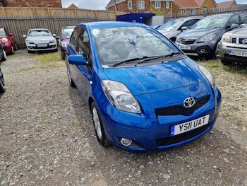 Used Toyota Yaris 2011 for sale - 75639529: Photo